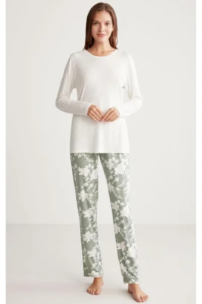 Alın A332 Beyaz Floral Çiçek Desenli Likralı Pijama Takım