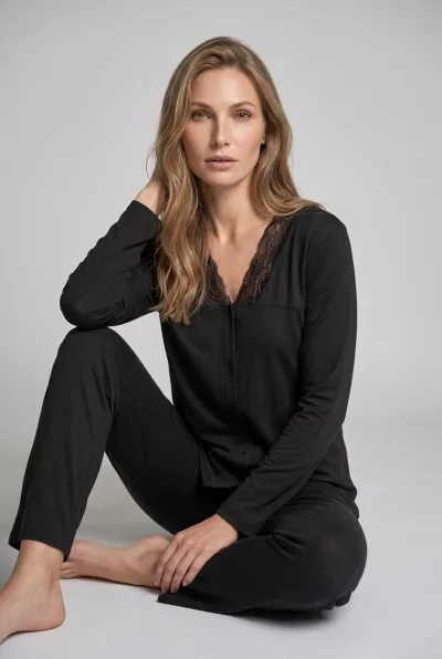 Dantel Detaylı Viskon Düğmeli Pijama Takımı