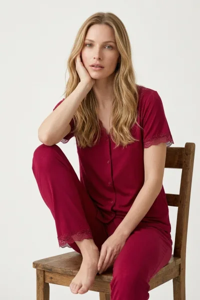Kadın Vişne Dantelli Viskon V Yaka Kısa Kollu Pijama Takımı